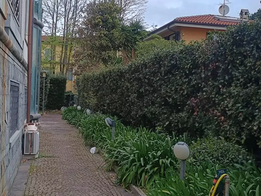 Immagine 72 di Villa in vendita  a Camaiore