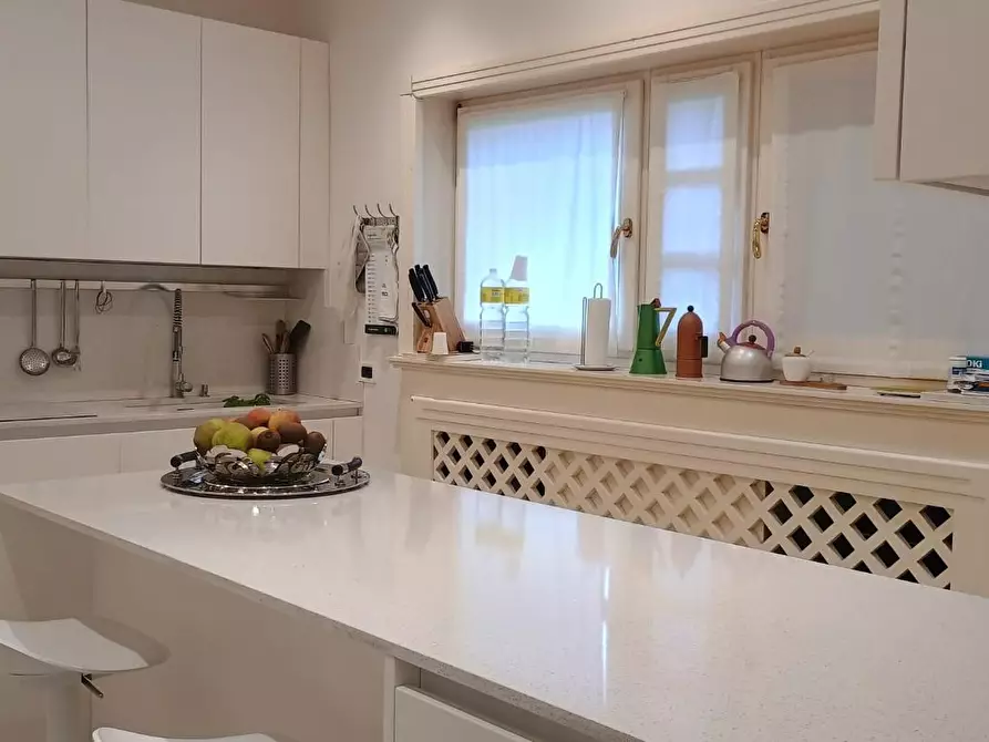 Immagine 20 di Villa in vendita  a Camaiore