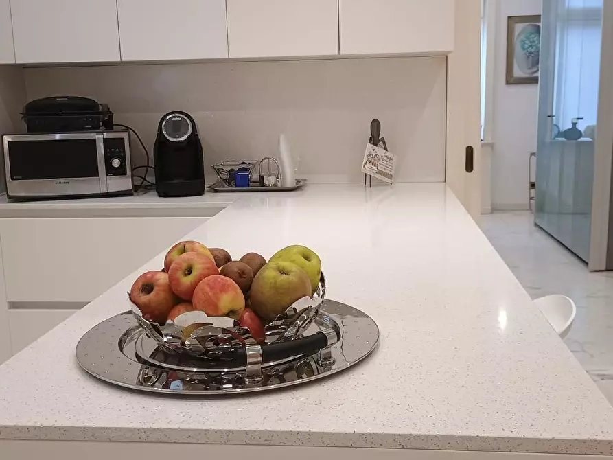 Immagine 21 di Villa in vendita  a Camaiore