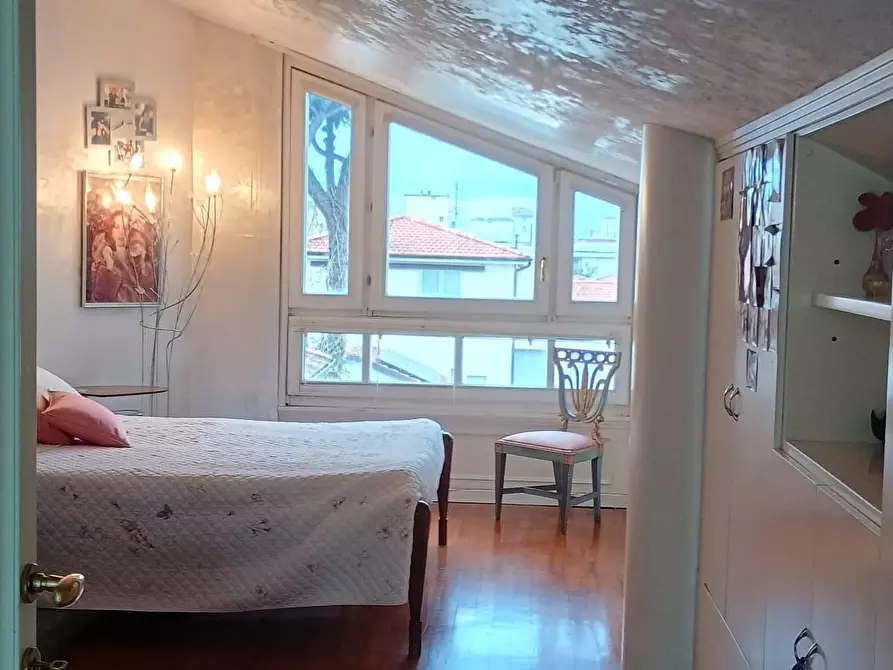 Immagine 47 di Villa in vendita  a Camaiore