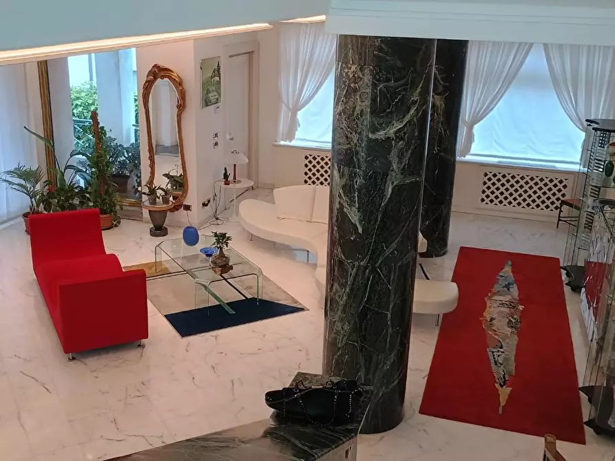 Immagine 52 di Villa in vendita  a Camaiore