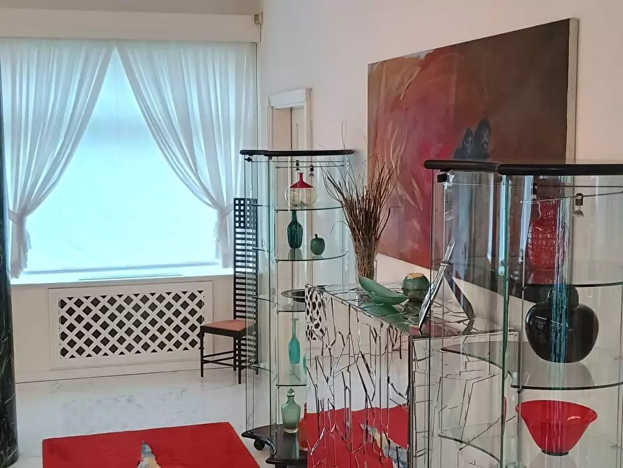 Immagine 14 di Villa in vendita  a Camaiore