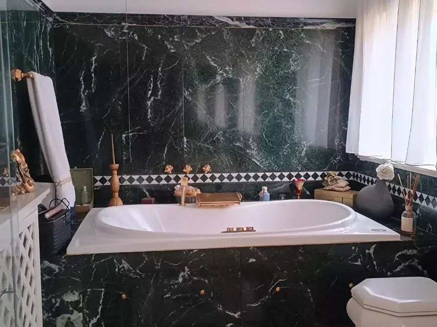 Immagine 35 di Villa in vendita  a Camaiore