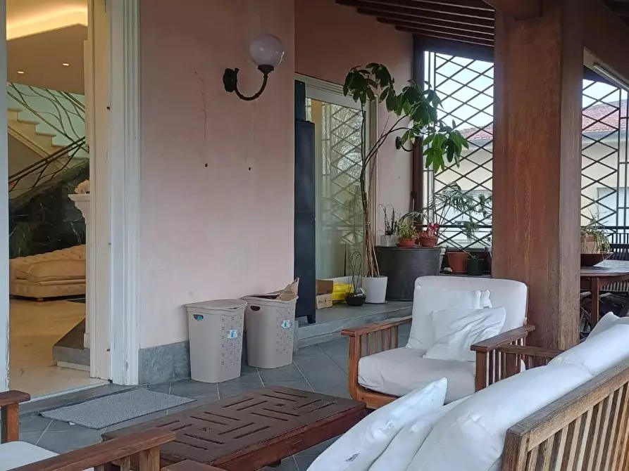 Immagine 12 di Villa in vendita  a Camaiore