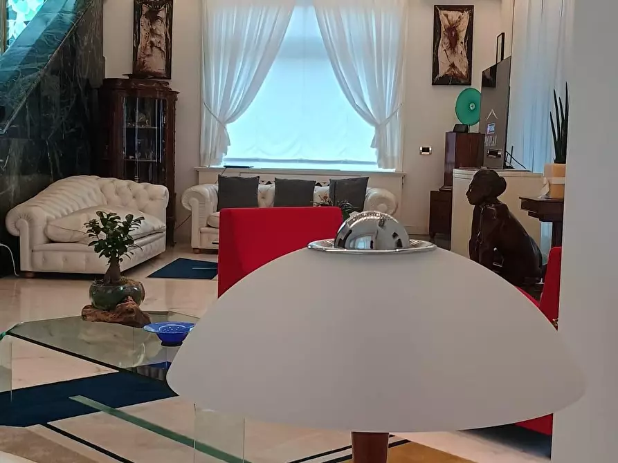 Immagine 5 di Villa in vendita  a Camaiore