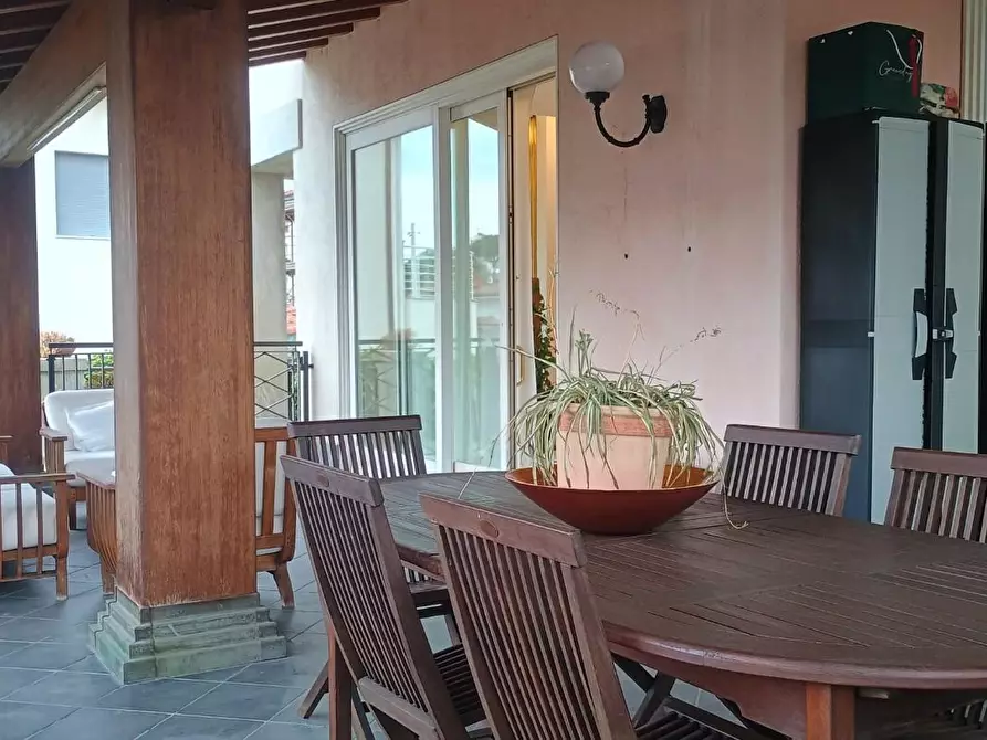 Immagine 3 di Villa in vendita  a Camaiore