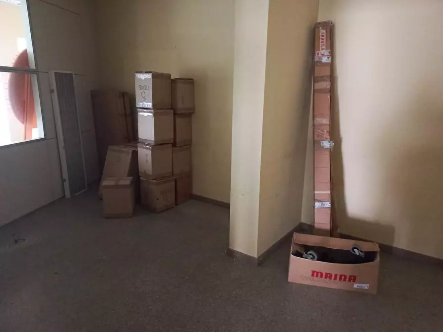 Immagine 12 di Locale commerciale in affitto  a Santa Croce Sull'arno