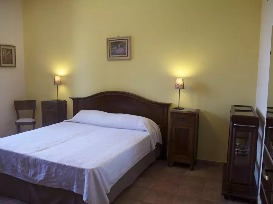 Immagine 38 di Casa colonica in vendita  a Rapolano Terme