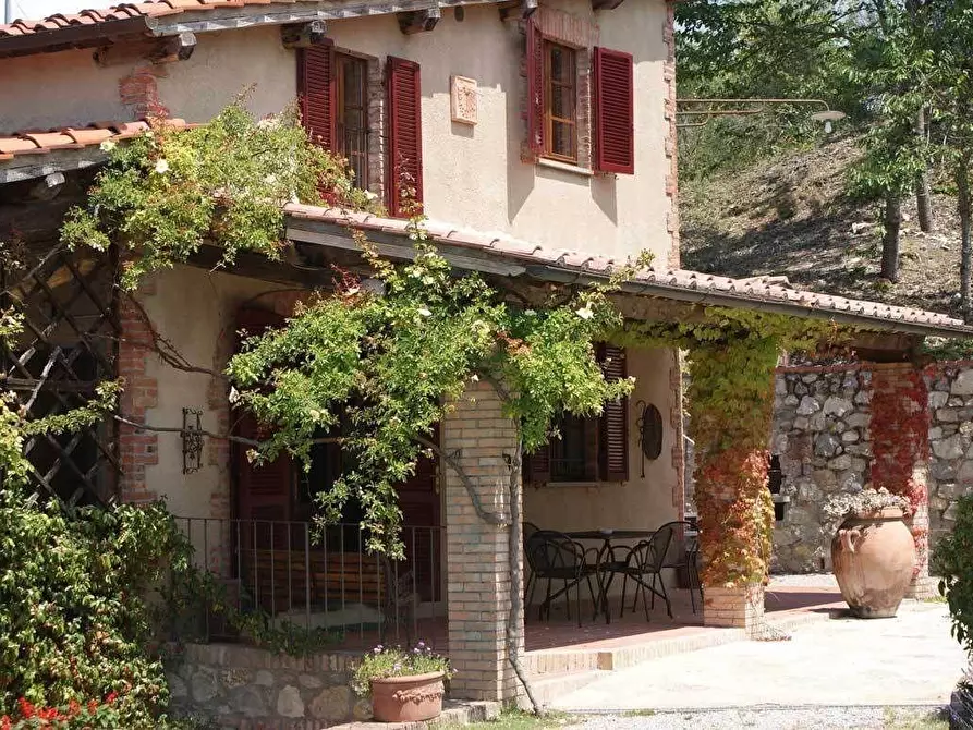 Immagine 14 di Casa colonica in vendita  a Rapolano Terme