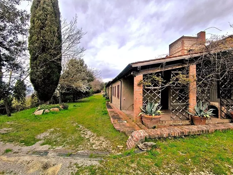 Immagine 27 di Casa colonica in vendita  a Rapolano Terme