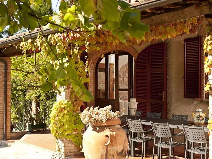 Immagine 40 di Casa colonica in vendita  a Rapolano Terme