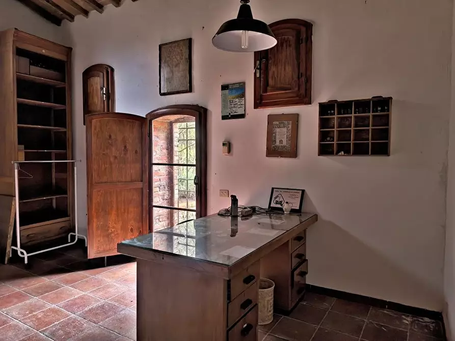 Immagine 23 di Casa colonica in vendita  a Rapolano Terme
