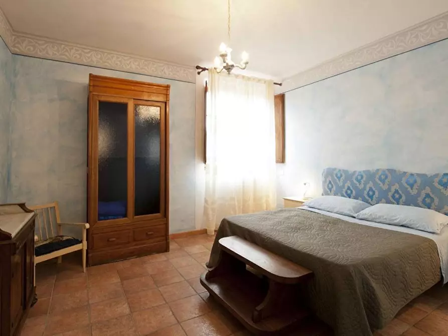 Immagine 43 di Casa colonica in vendita  a Rapolano Terme