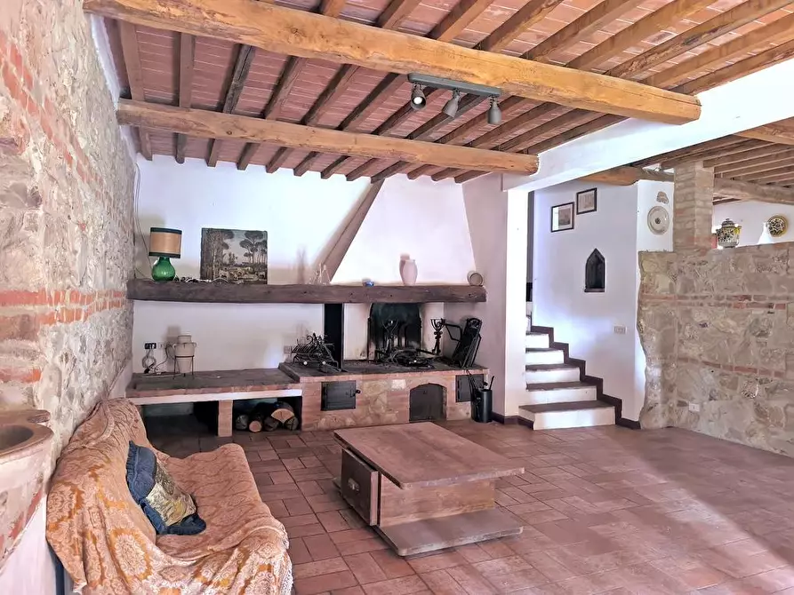 Immagine 26 di Casa colonica in vendita  a Rapolano Terme