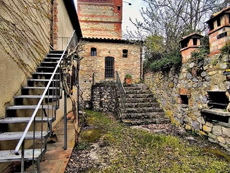 Immagine 19 di Casa colonica in vendita  a Rapolano Terme