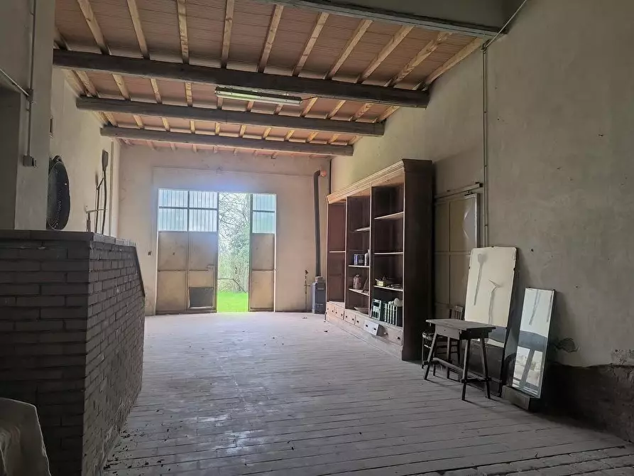 Immagine 33 di Casa colonica in vendita  a Rapolano Terme