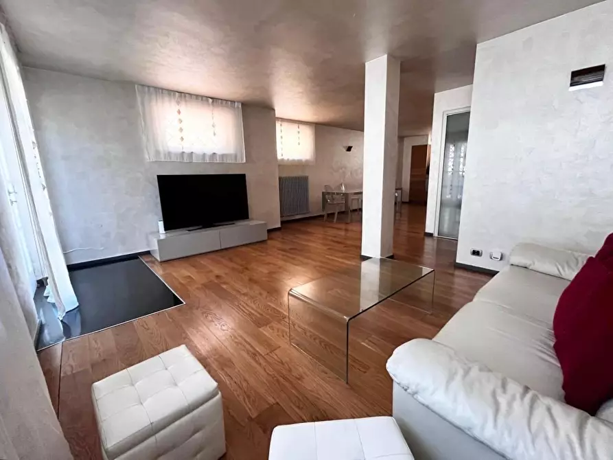 Immagine 25 di Villa in vendita  a Sarzana