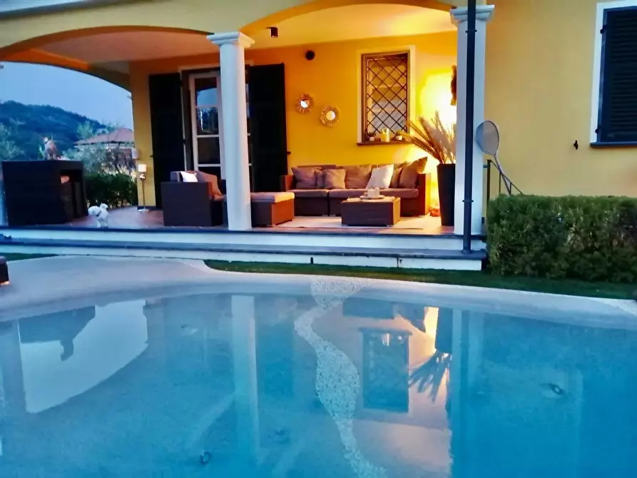 Immagine 3 di Villa in vendita  a Sarzana