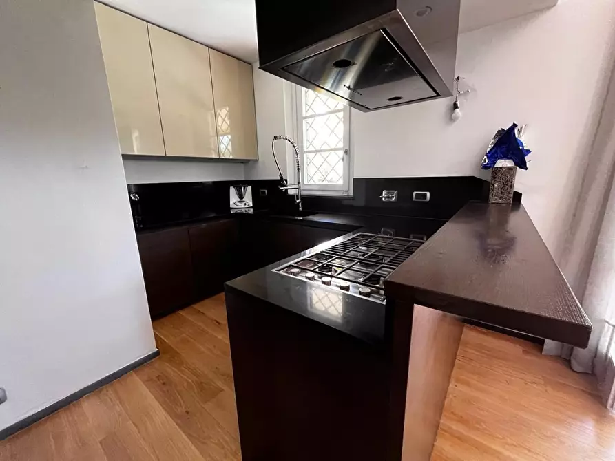 Immagine 19 di Villa in vendita  a Sarzana