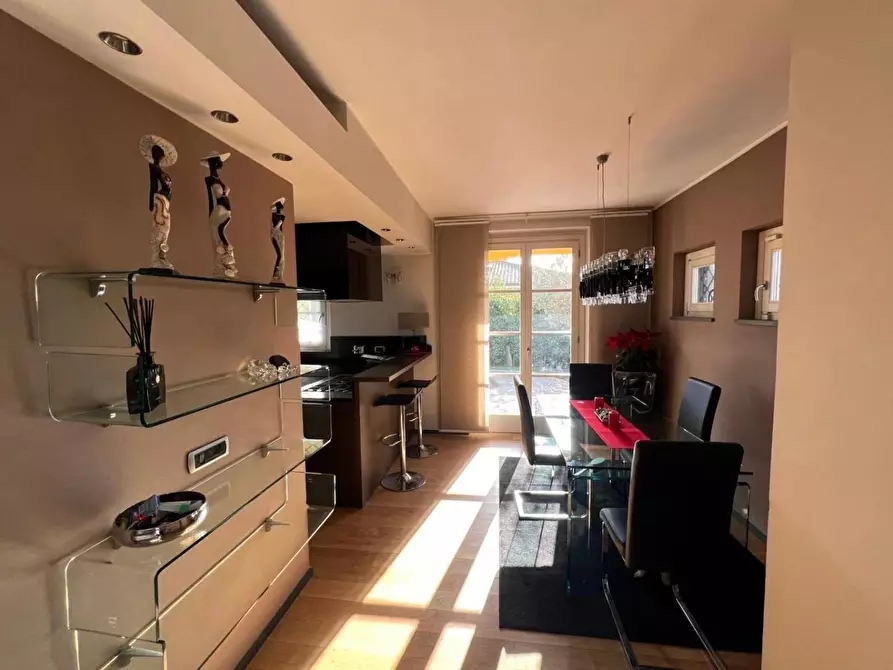 Immagine 14 di Villa in vendita  a Sarzana