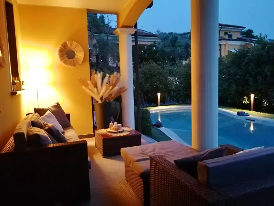 Immagine 1 di Villa in vendita  a Sarzana