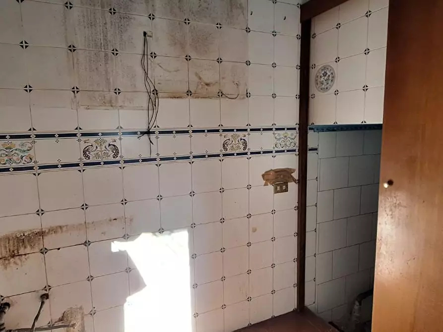 Immagine 5 di Casa indipendente in vendita  a Lucca