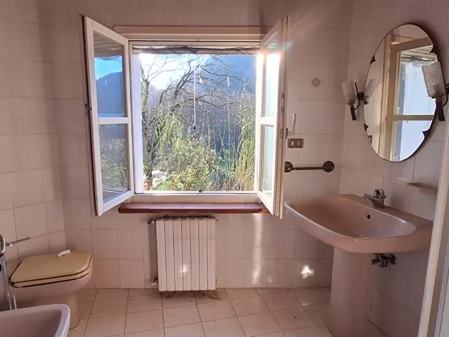 Immagine 8 di Casa indipendente in vendita  a Lucca