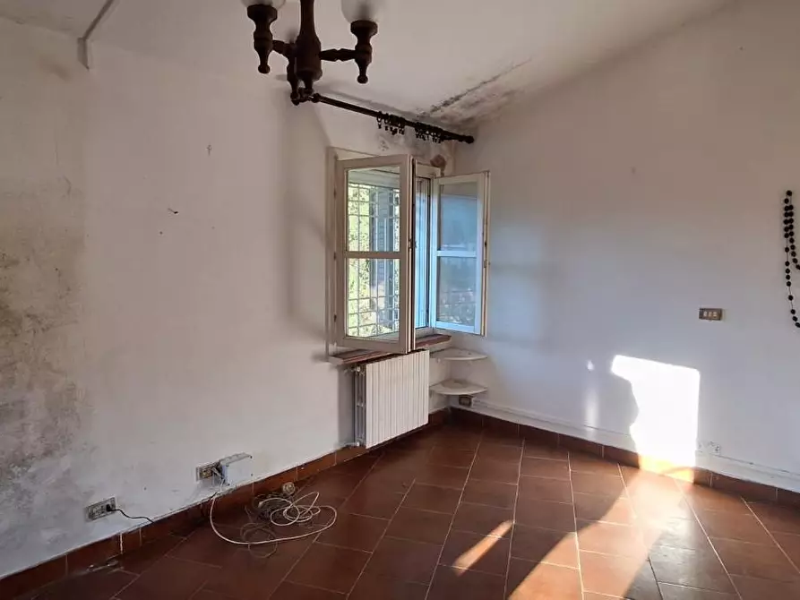 Immagine 9 di Casa indipendente in vendita  a Lucca