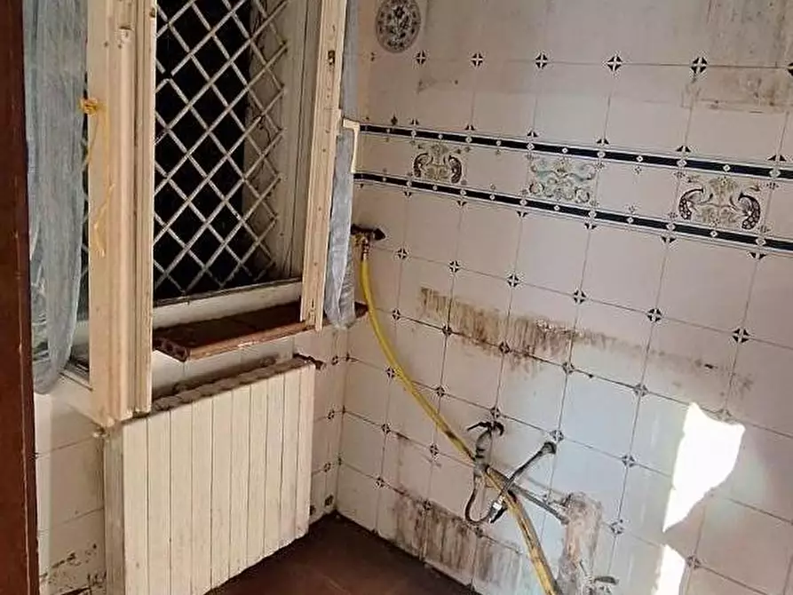 Immagine 4 di Casa indipendente in vendita  a Lucca