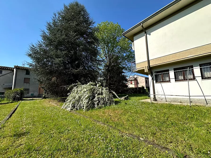 Immagine 30 di Villa in vendita  a Lucca