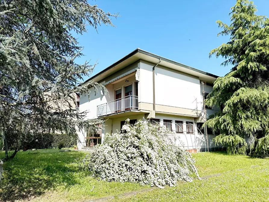 Immagine 32 di Villa in vendita  a Lucca