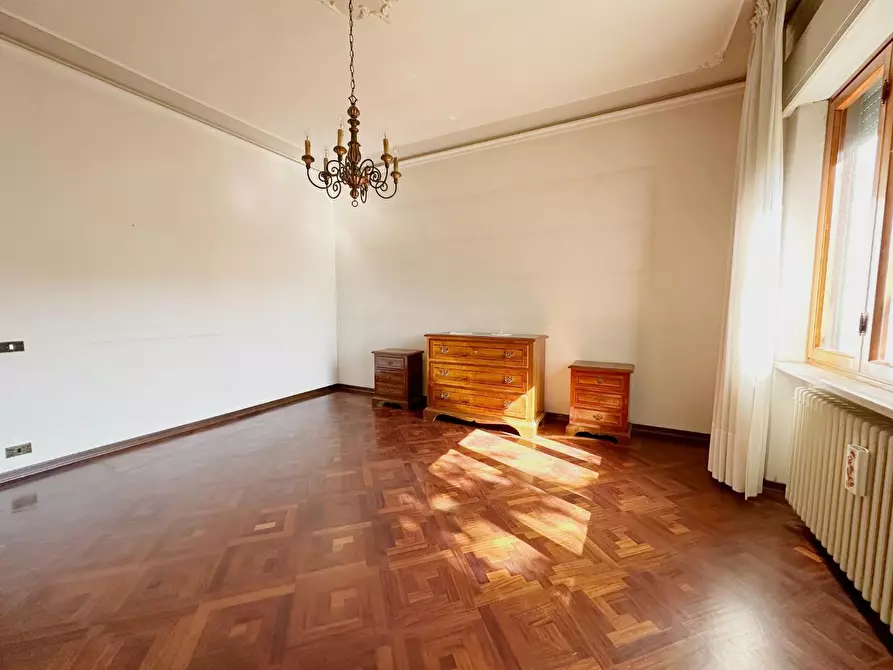 Immagine 15 di Villa in vendita  a Lucca