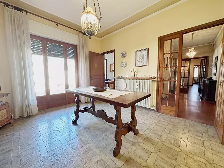 Immagine 6 di Villa in vendita  a Lucca