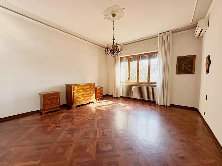 Immagine 13 di Villa in vendita  a Lucca