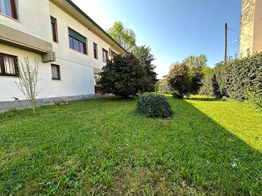 Immagine 35 di Villa in vendita  a Lucca