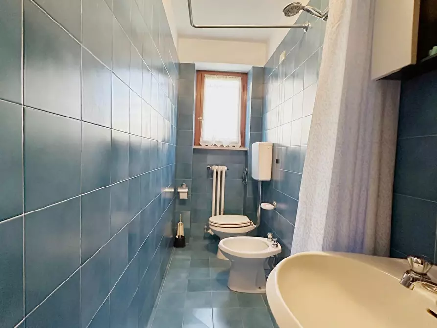 Immagine 27 di Villa in vendita  a Lucca