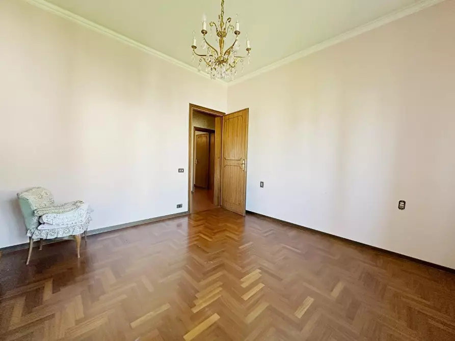 Immagine 11 di Villa in vendita  a Lucca