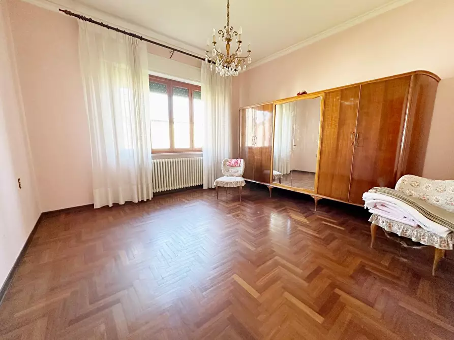 Immagine 10 di Villa in vendita  a Lucca