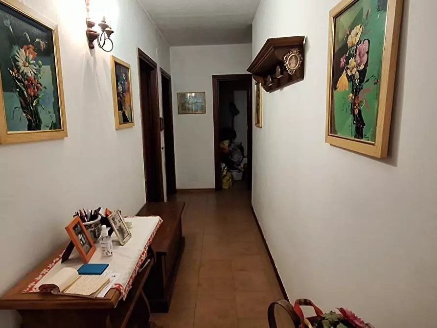 Immagine 5 di Appartamento in vendita  a Borgo A Mozzano