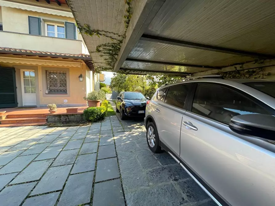 Immagine 5 di Casa bifamiliare in affitto  a Montignoso
