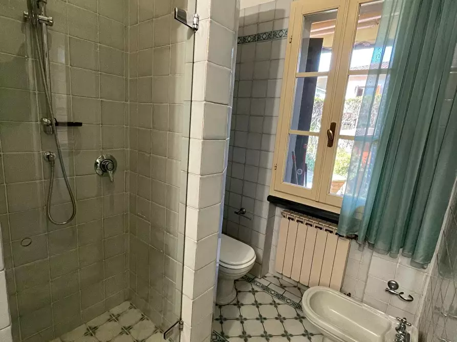 Immagine 13 di Casa bifamiliare in affitto  a Montignoso