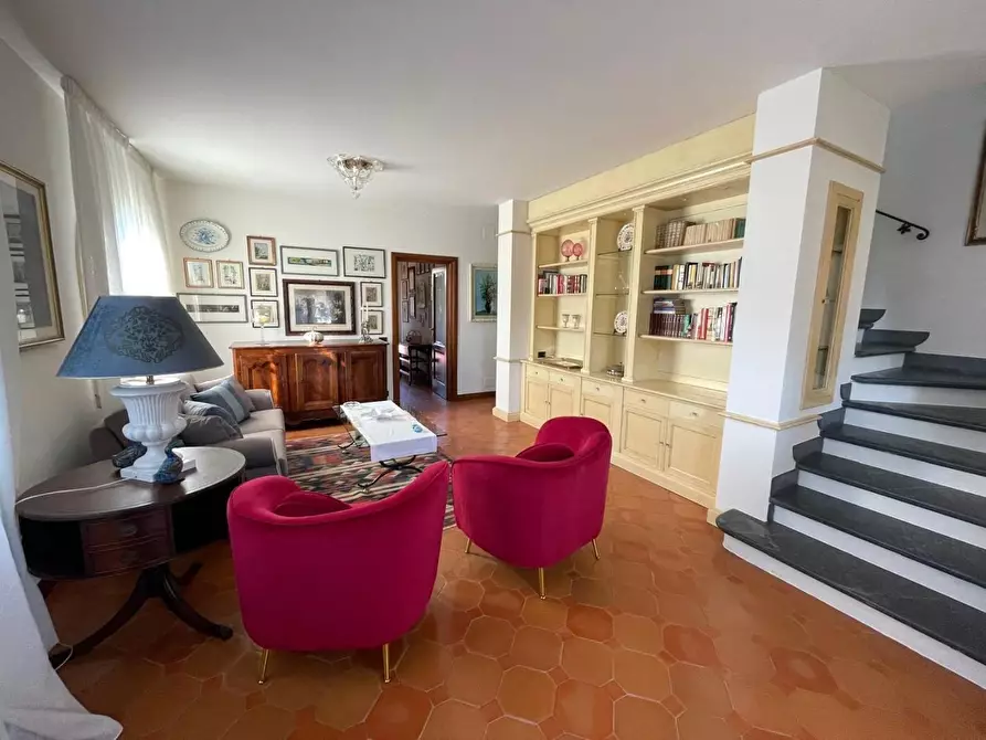 Immagine 8 di Casa bifamiliare in affitto  a Montignoso