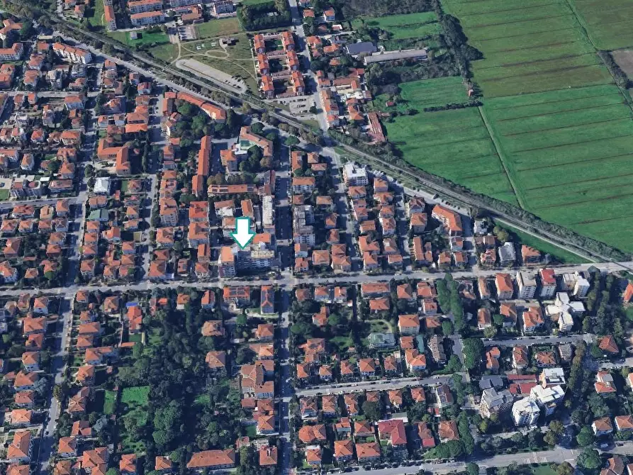 Immagine 2 di Negozio in vendita  a Pisa