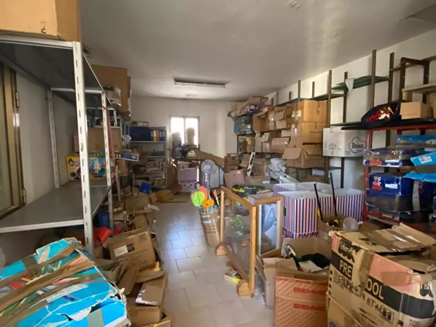 Immagine 3 di Negozio in vendita  a Ponsacco