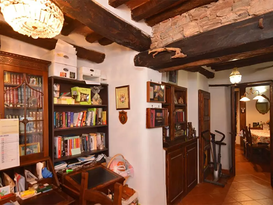 Immagine 28 di Casa colonica in vendita  a Lucca