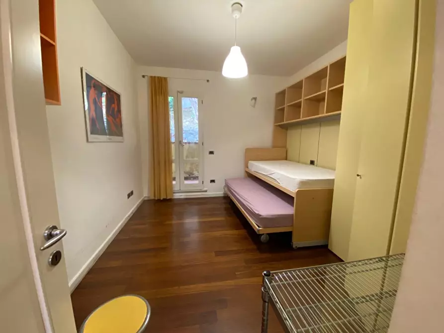 Immagine 13 di Villa in vendita  a Massa