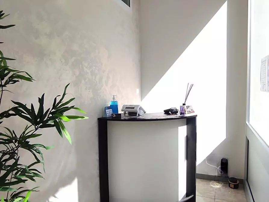 Immagine 8 di Ufficio in affitto  a Roma