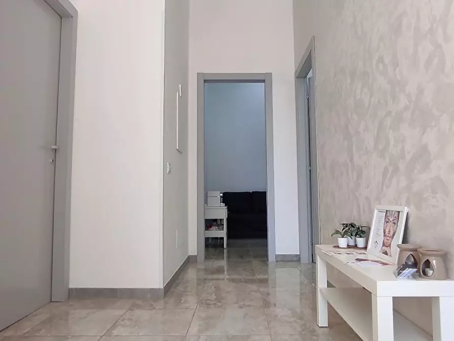 Immagine 7 di Ufficio in affitto  a Roma