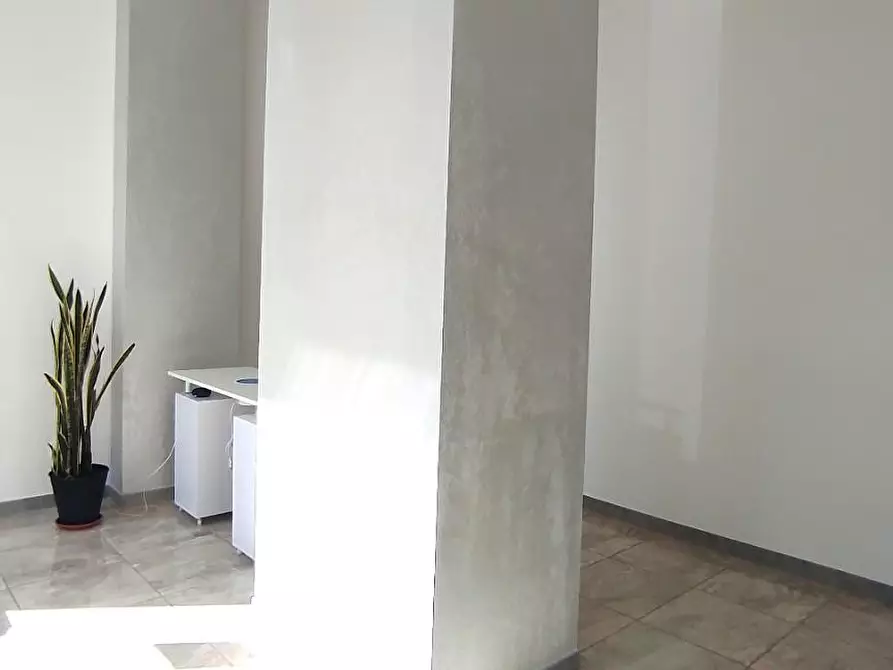 Immagine 4 di Ufficio in affitto  a Roma