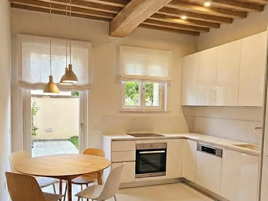 Immagine 1 di Appartamento in vendita  a Siena